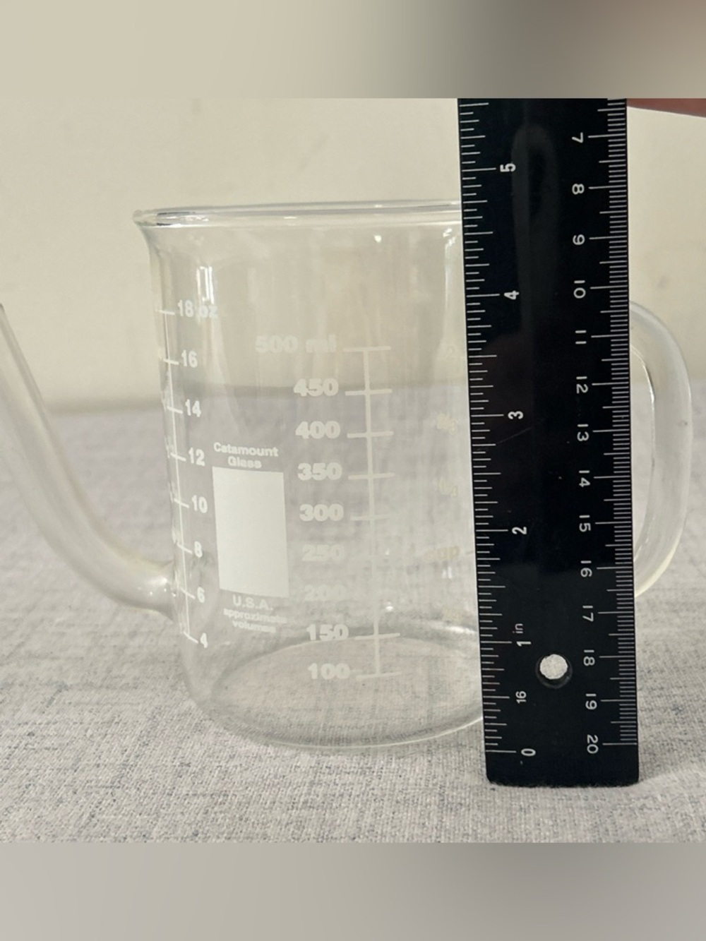 Gravy separator glass beaker